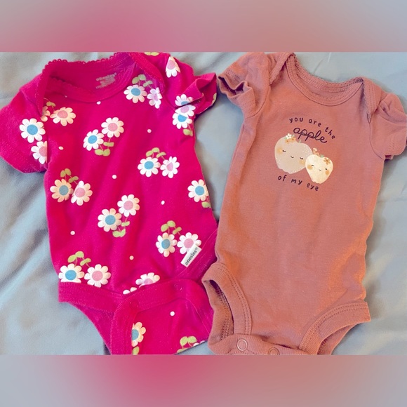 Baby Girl Preemie Bundle - Picture 3 of 6